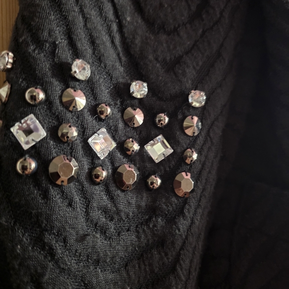 Elegant Black Quilted Jacket with Embellishments - Picture 2 of 5